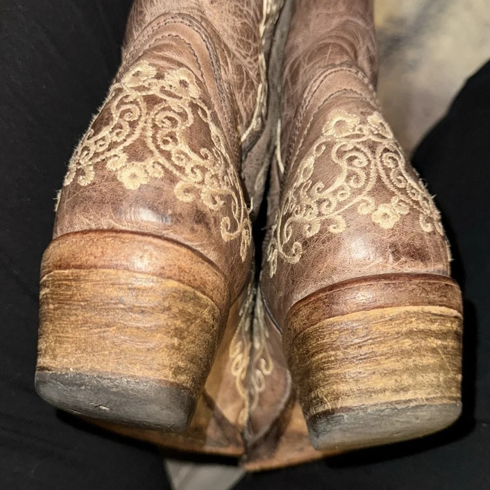 Corral Teens‎ embroidered western boots Sz 2 1/2